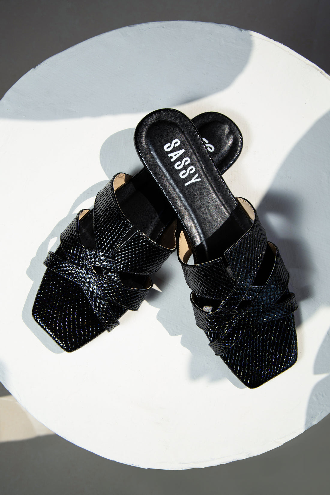 Turin Flats Black
