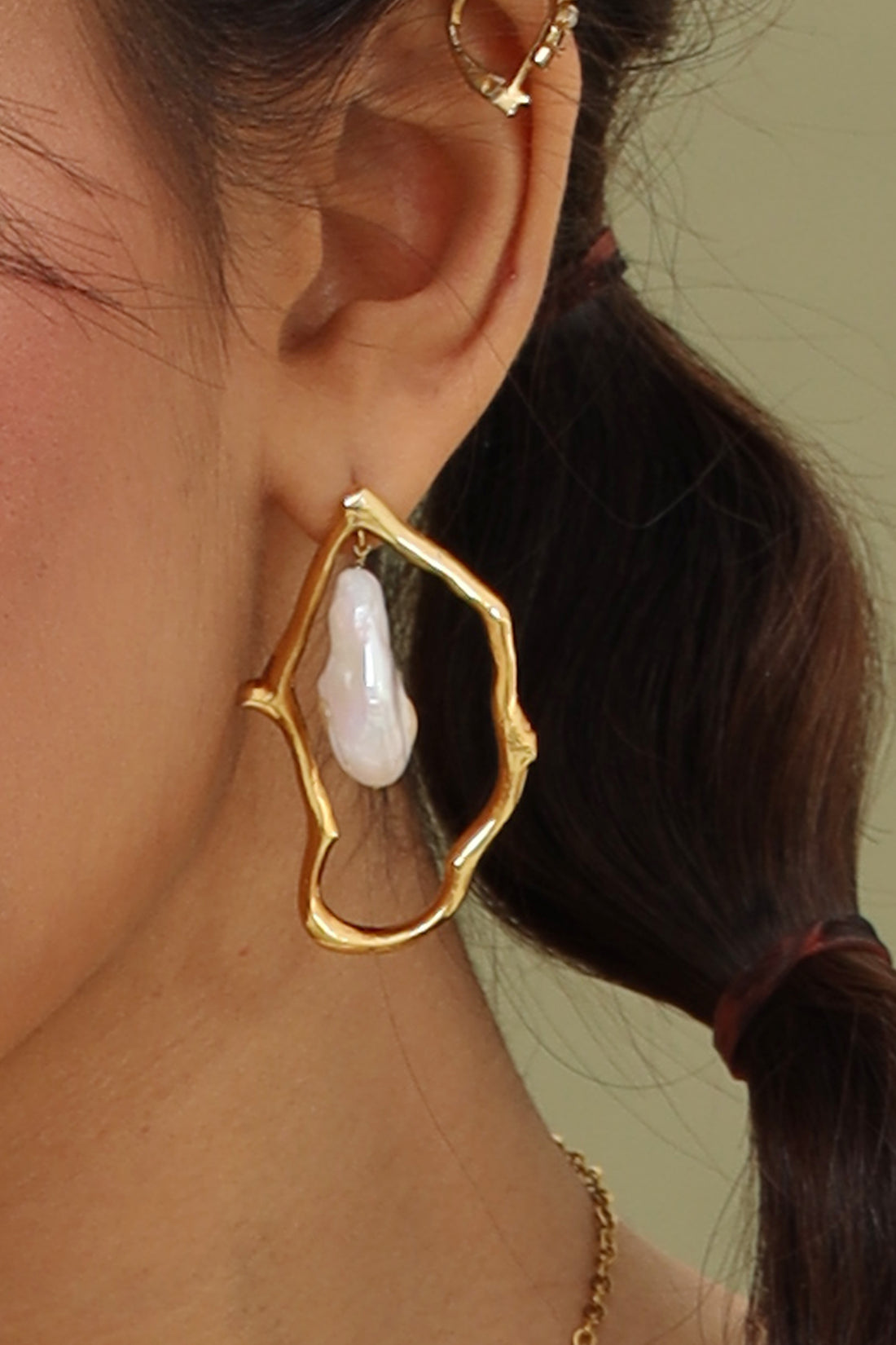 Golden Glow Pearl Drops