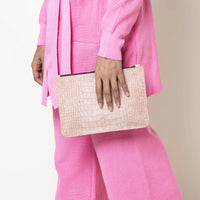 Croc Clutch pink