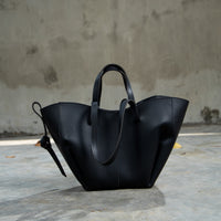 Beryl Tote Bag Black ( ship in 10 days)