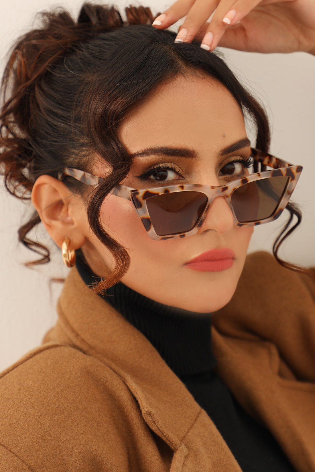 Feline Gaze Sunglasses Tortoise