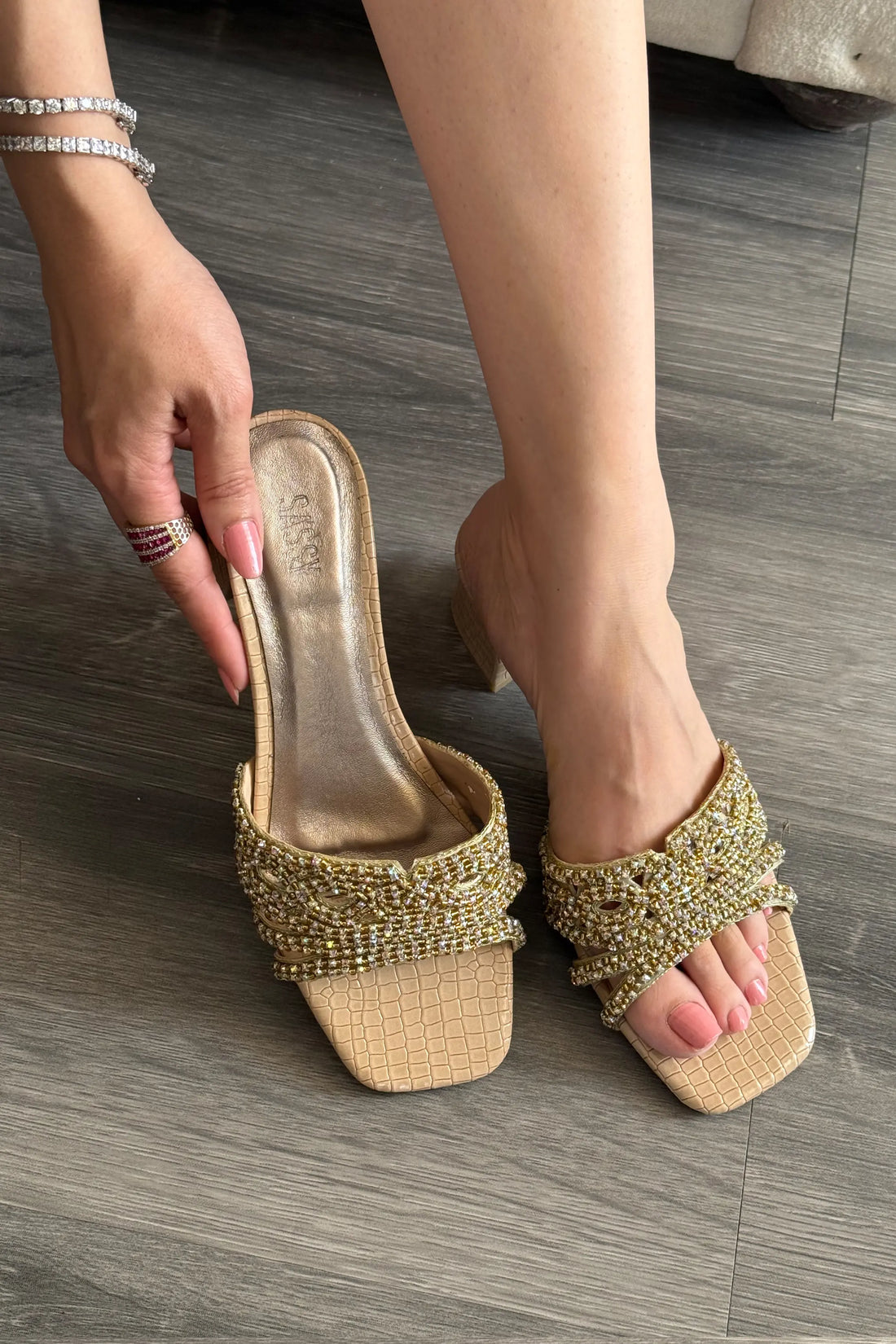 Darla Heel Gold