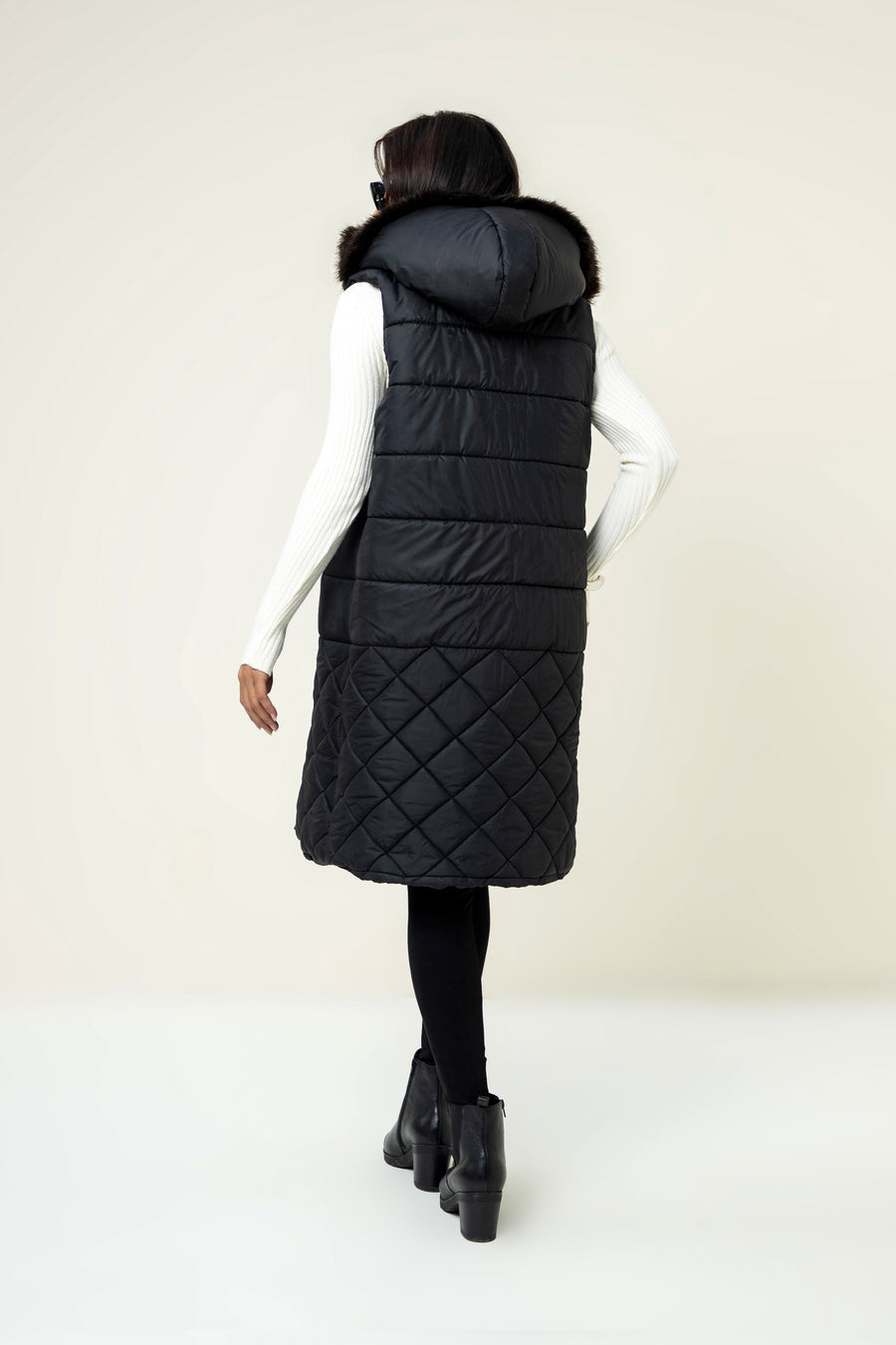 Hannah Neo Long Sleeveless Jacket with Fur hoodie Black