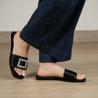 GiGi Flat Black
