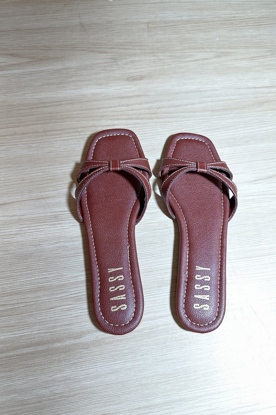 Sofia Flat Burgundy