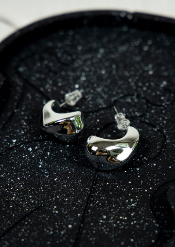 Cupid studs