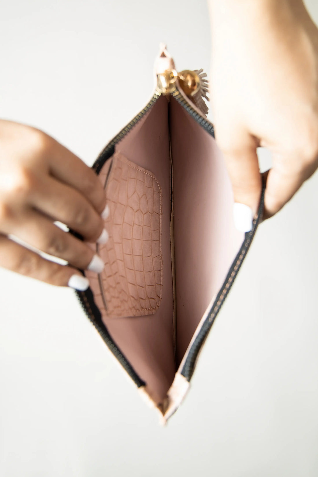 Croc Clutch pink