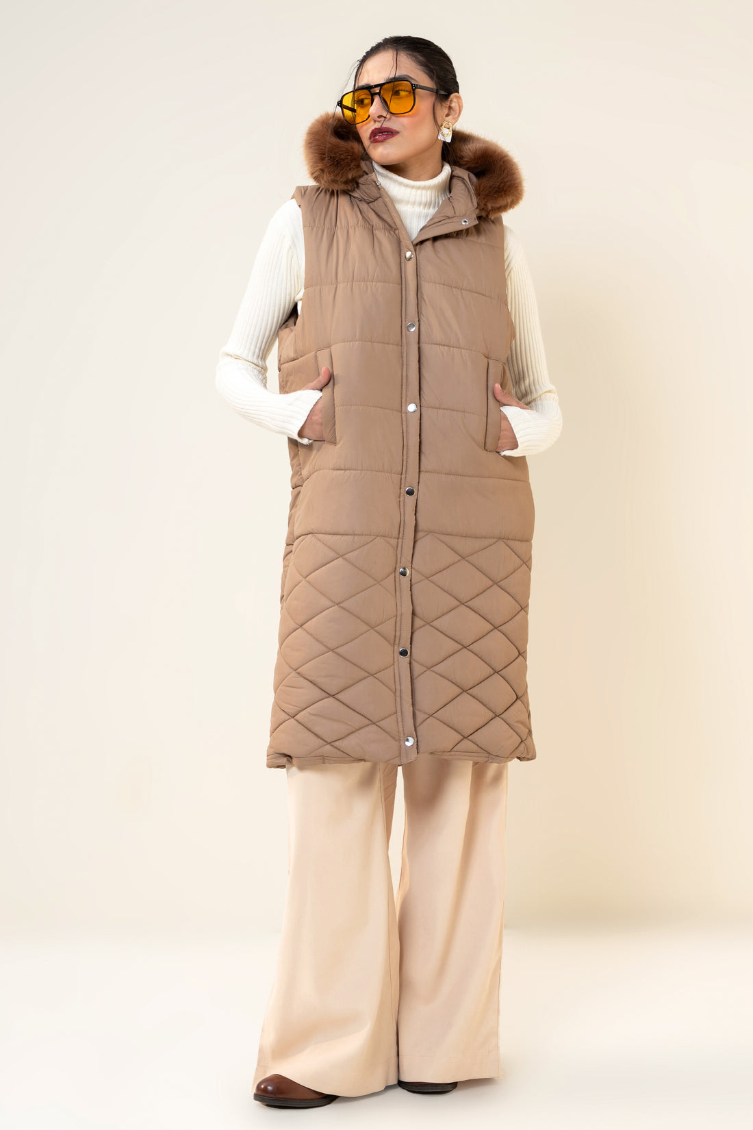 Hannah Neo Long Sleeveless Jacket with Fur hoodie Sand