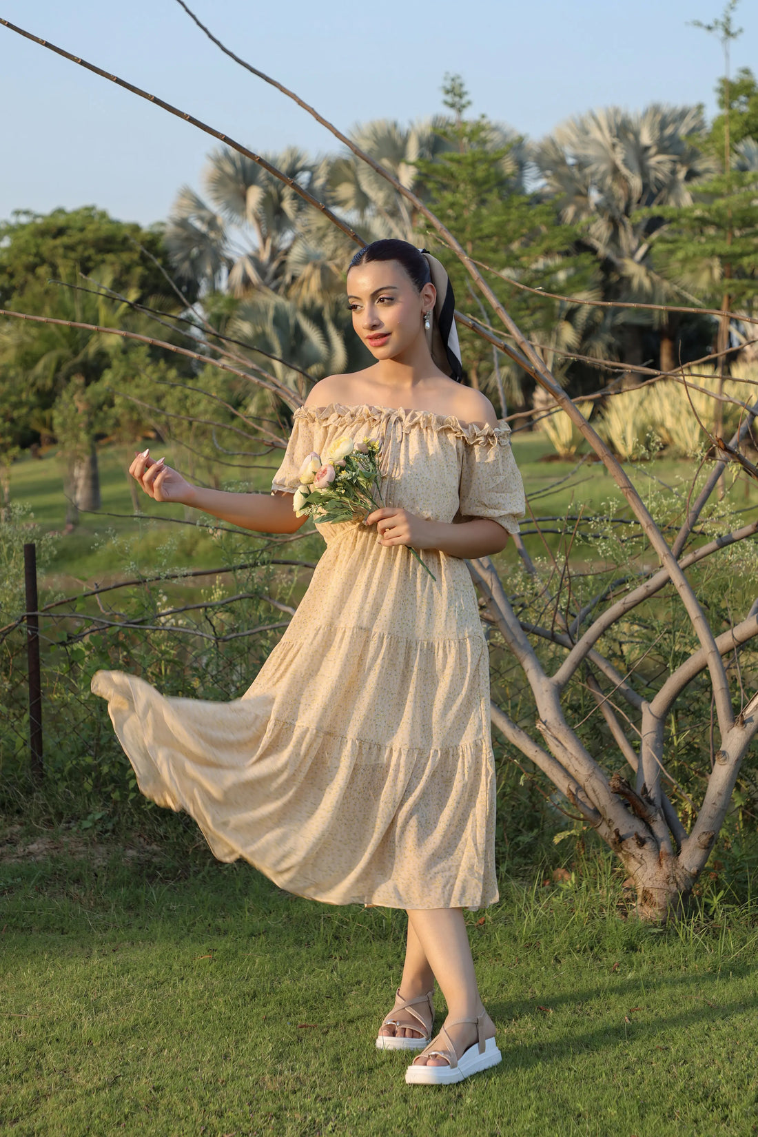 ROSY Off-Shoulder Yellow