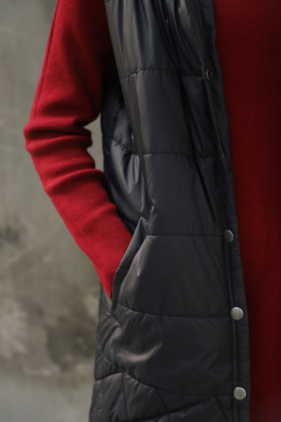 Hannel  Long Sleeveless Jacket with Fur hoodie Black