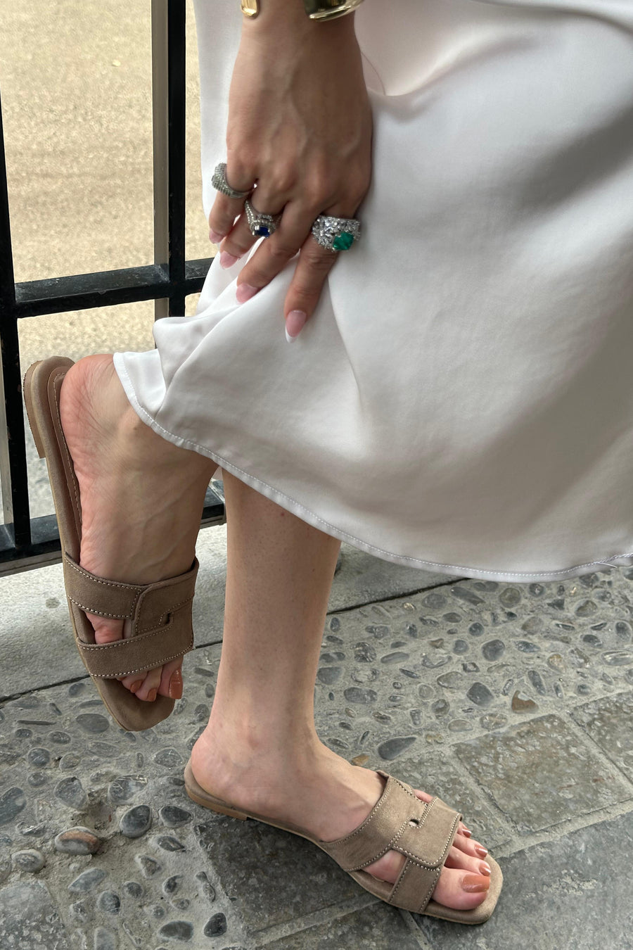 ZAZA Flats Nude