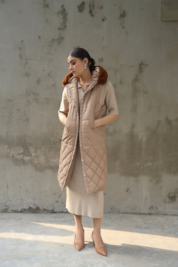 Hannah Neo Long Sleeveless Jacket with Fur hoodie Sand